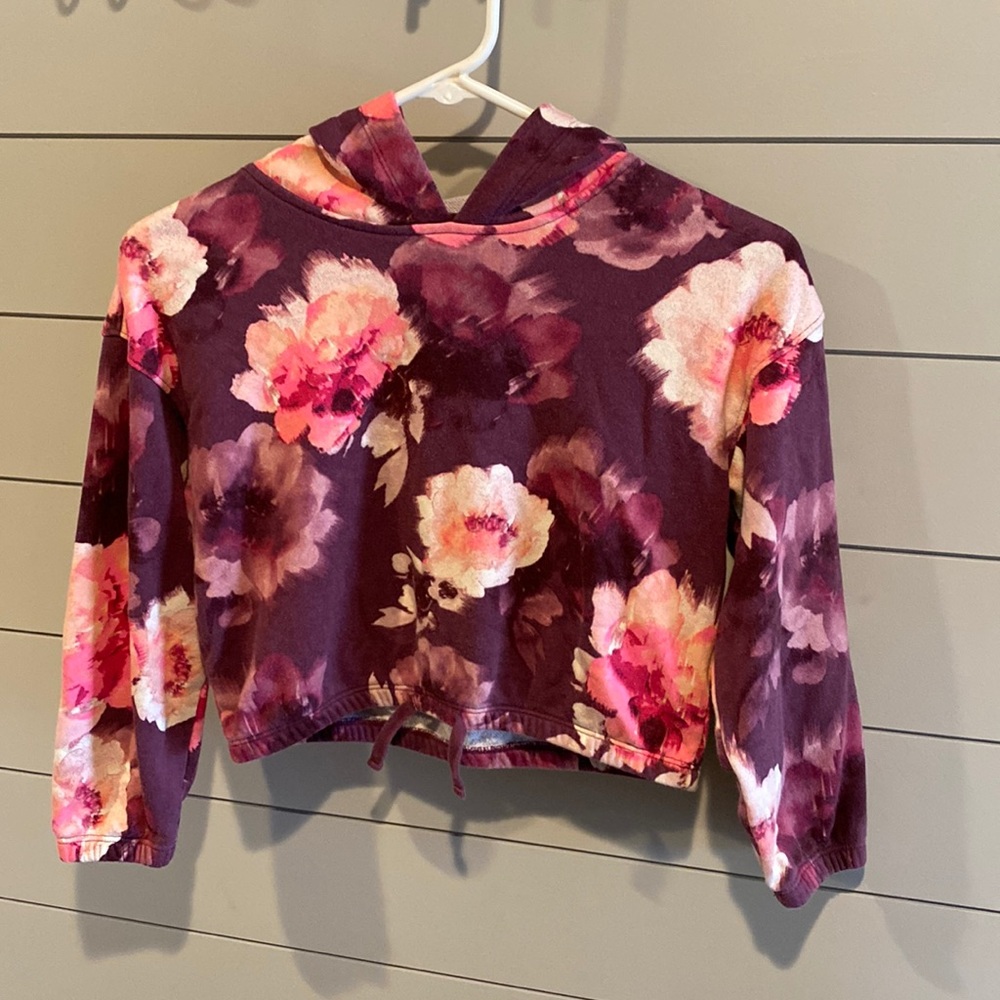 Cropped girls hooded sweatshirt!